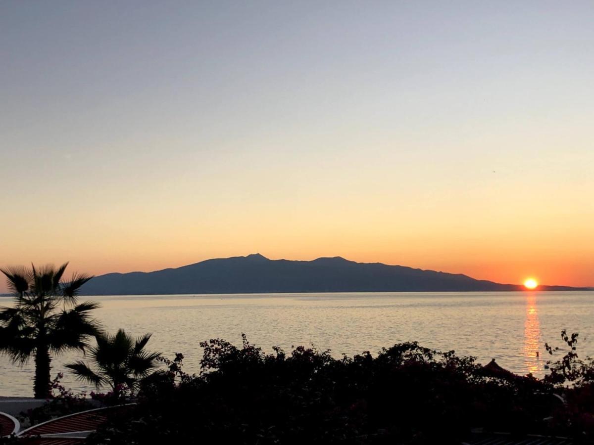 Sunset Apartment Saranda Bay Exterior photo